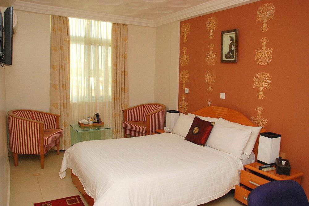 Airport West Hotel Akkra Exterior foto